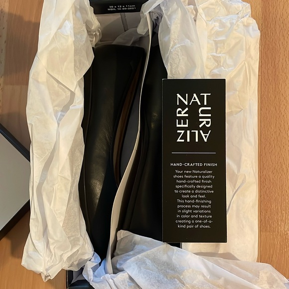 Naturalizer black flats 7W NWT - Picture 2 of 5